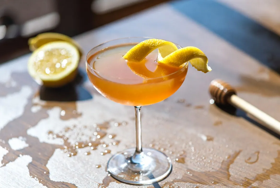 The Bee's Knees: The Golden Prohibition Gin Sour Made for Summer