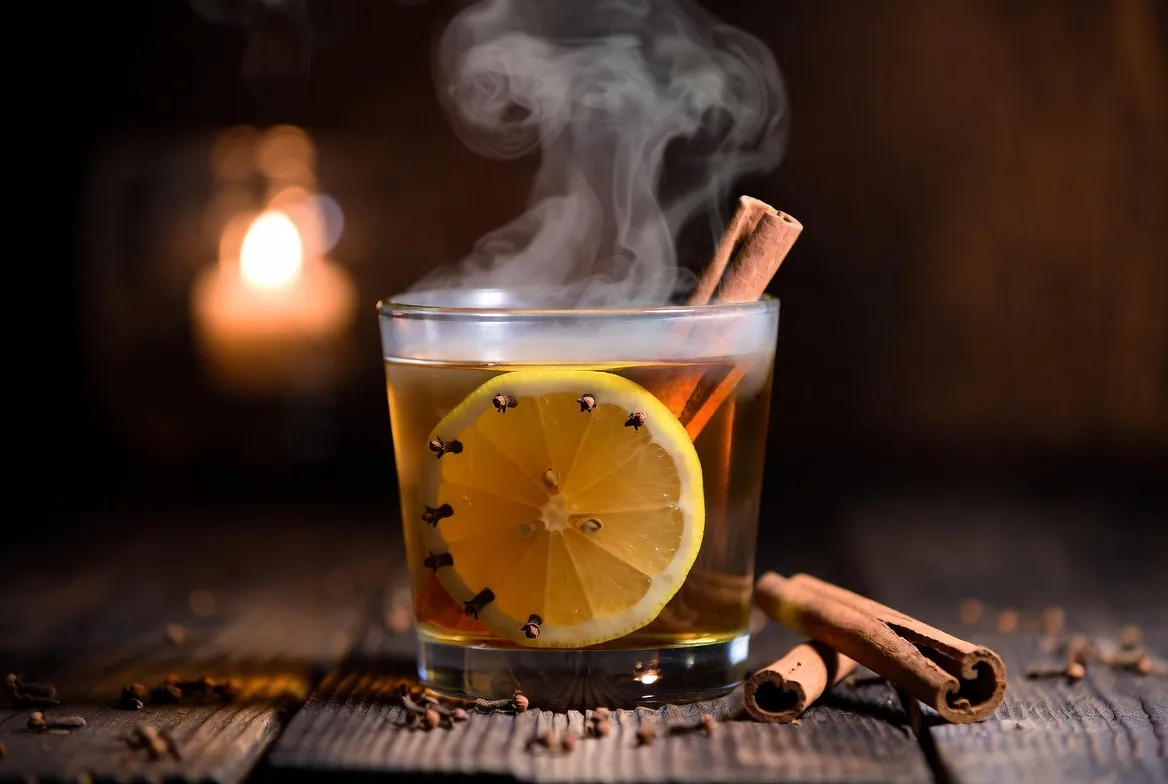 The Best Winter Gin Cocktails: Warming Drinks for the Cold Months