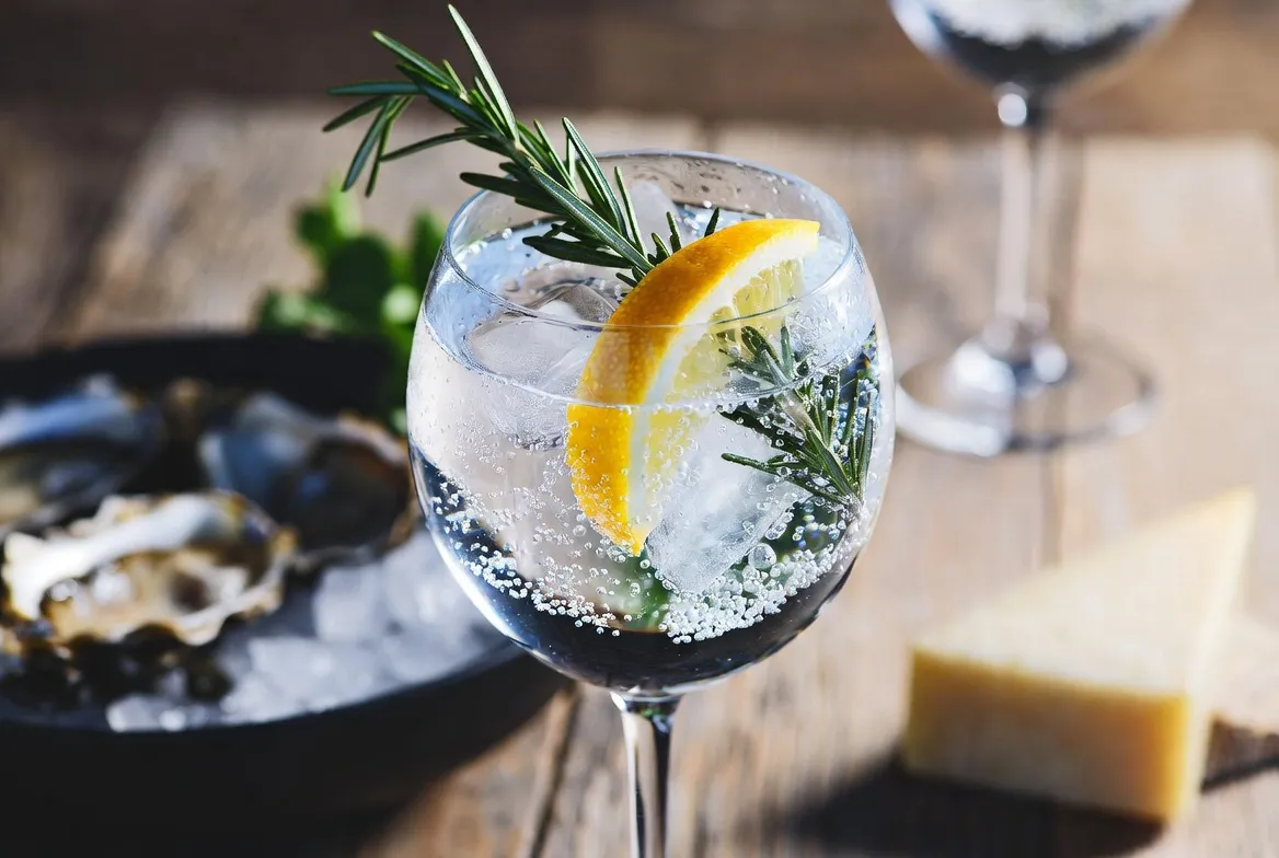 Gin and Food: A Pairing Guide That Actually Works